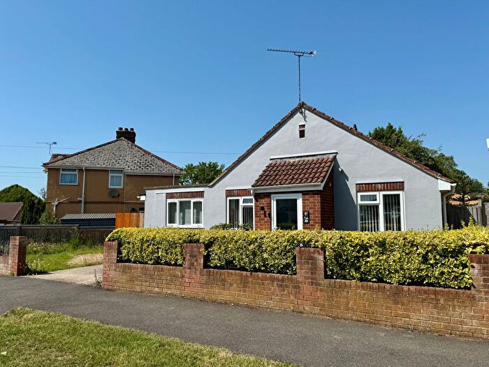 2 Bedroom Bungalow For Sale In Fairford Crescent, Swindon, SN25