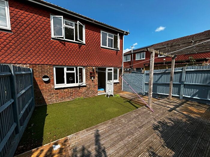 3 Bedroom Semi-Detached House To Rent In Harvard Close, Lewes, East Sussex, BN7