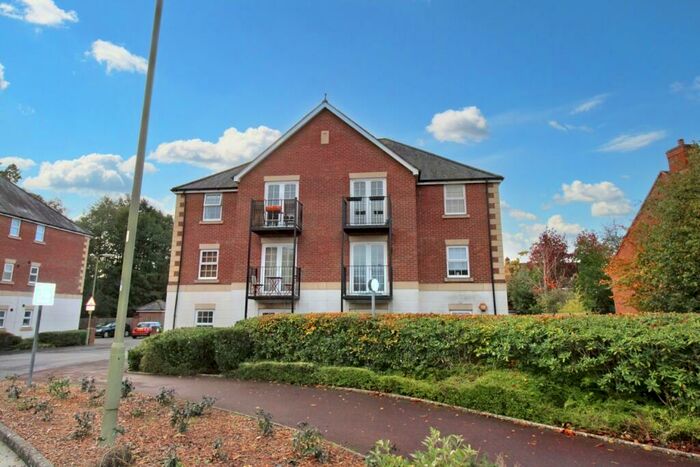 2 Bedroom Flat To Rent In Beaumont Court, Harrow Road, Elvetham Heath, Fleet, Hants, GU51
