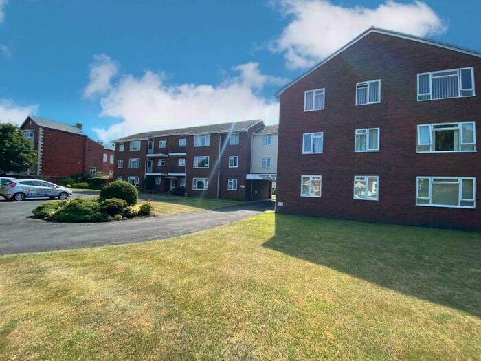 2 Bedroom Apartment To Rent In Thornton House, - Queens Road, Southport, Merseyside, PR9