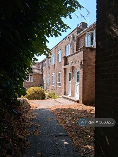 2 Bedroom Flat To Rent In Orchard Mead, Ringwood, BH24