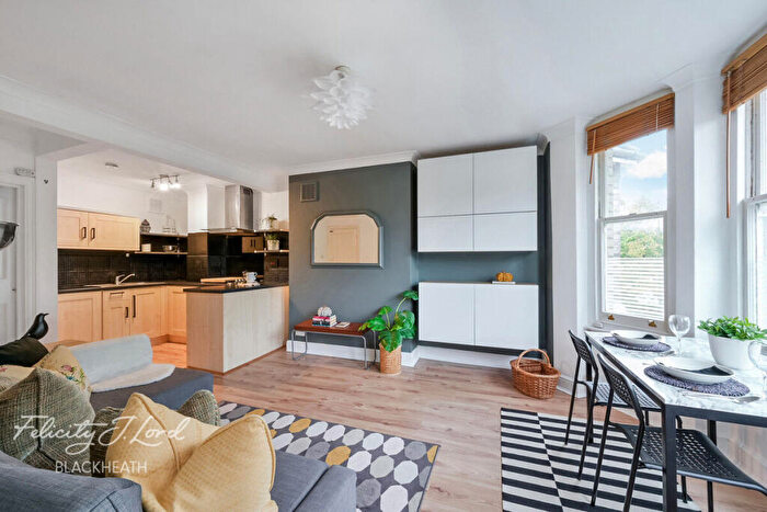 2 Bedroom Apartment For Sale In Vanbrugh Park, London, SE3