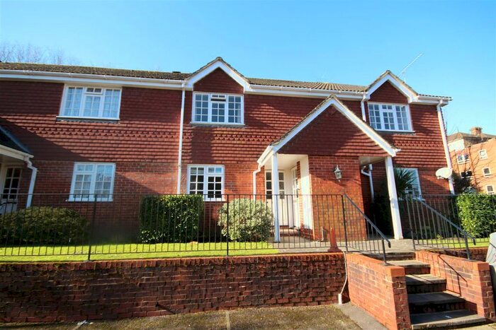 1 Bedroom Flat To Rent In Chesham Road, Guildford, GU1