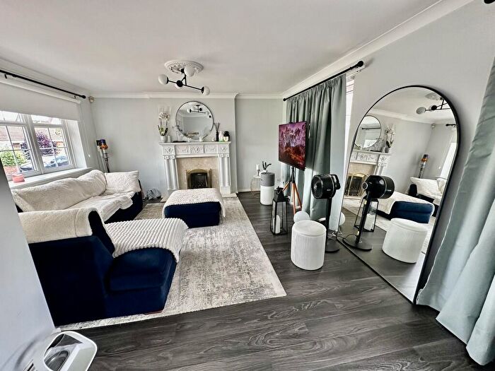 2 Bedroom Detached Bungalow For Sale In Mallard Avenue, Barnby Dun, Doncaster, DN3