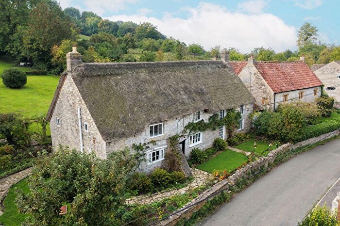 4 Bedroom Cottage For Sale In Knole, Somerton, TA10
