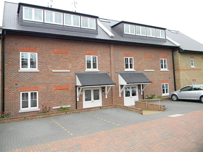 2 Bedroom Flat To Rent In Bank Mill, Berkhamsted, HP4
