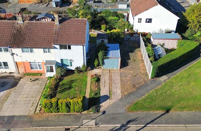 2 Bedroom End Of Terrace House For Sale In Kinross Avenue, Thurnby Lodge, Leicester, LE5