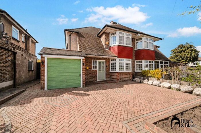 3 Bedroom Semi Detached House For Sale In Eversley Way, Croydon, CR0