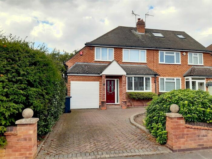 3 Bedroom Semi-Detached House To Rent In Brentwood Close, Solihull, West Midlands, B91