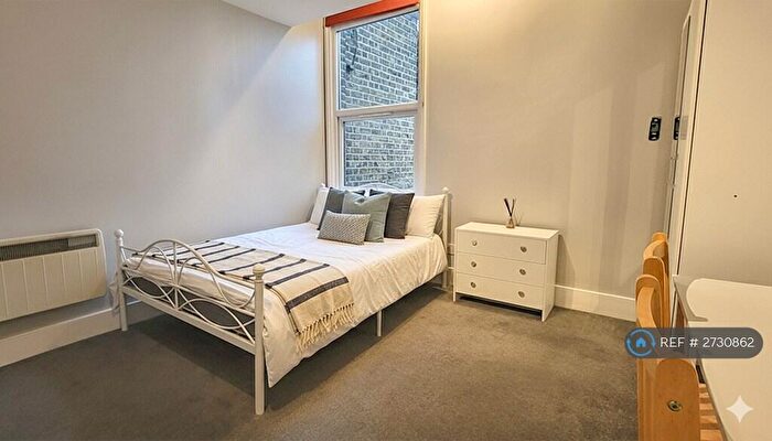 Studio To Rent In High Street, London, N8