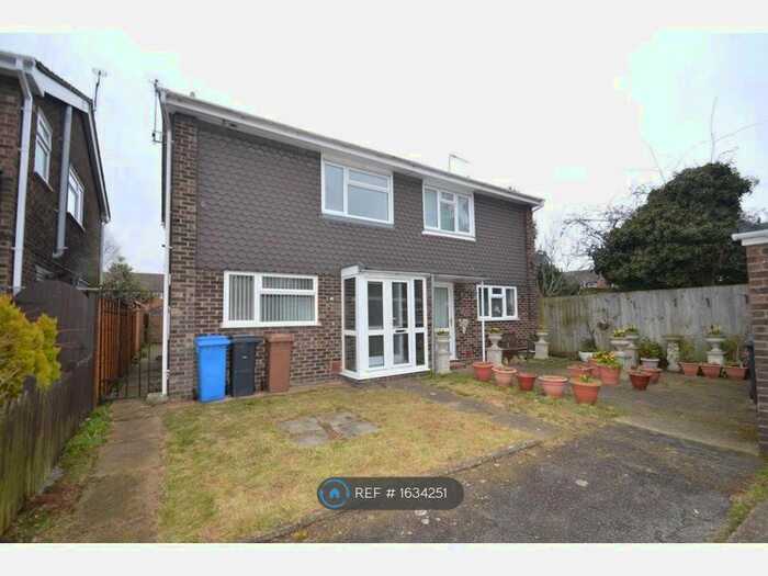 3 Bedroom Semi-Detached House To Rent In Starfield Close, Ipswich, IP4