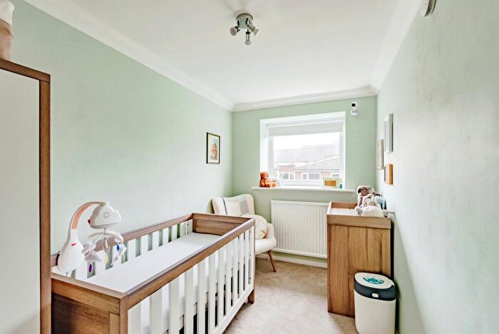 2 Bedroom Apartment For Sale In Woodlands Road, Redhill, RH1