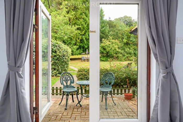 1 Bedroom Retirement Property For Sale In Talbot Lodge, Esher, KT10