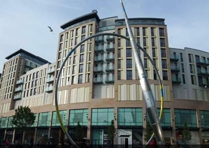 2 Bedroom Flat To Rent In Yr Aes, Caerdydd, CF10