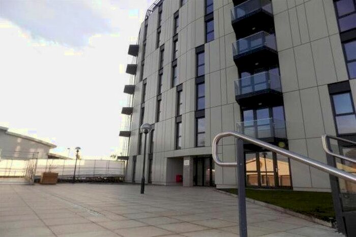 2 Bedroom Flat To Rent In Century Tower, Chelmsford, CM2