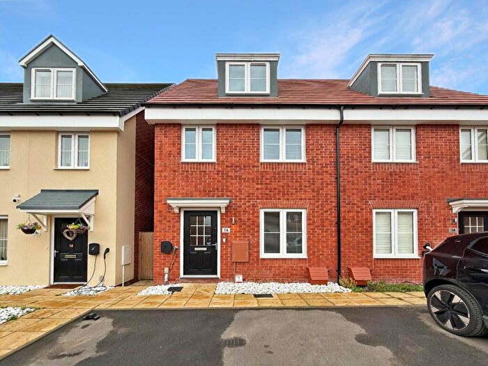 3 Bedroom Semi-Detached House For Sale In Rothbury Mead, Houghton Regis, LU5