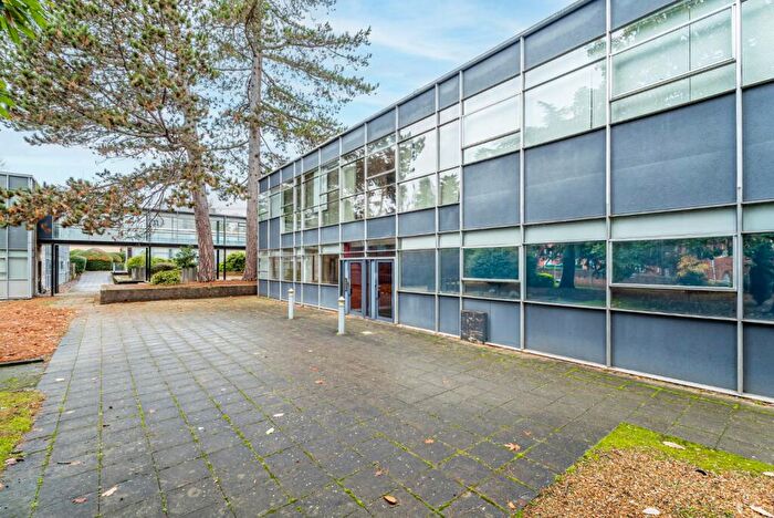 1 Bedroom Apartment For Sale In Newsom Place, Hatfield Road, St. Albans, Hertfordshire, AL1