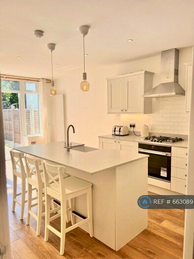 2 Bedroom Flat To Rent In Headingley, Leeds, LS6