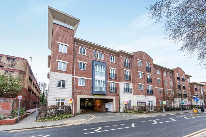2 Bedroom Flat To Rent In Park View, Grenfell Road, Maidenhead, SL6