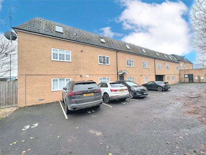 1 Bedroom Apartment To Rent In Chedworth House, Longwood Court, Cirencester, GL7