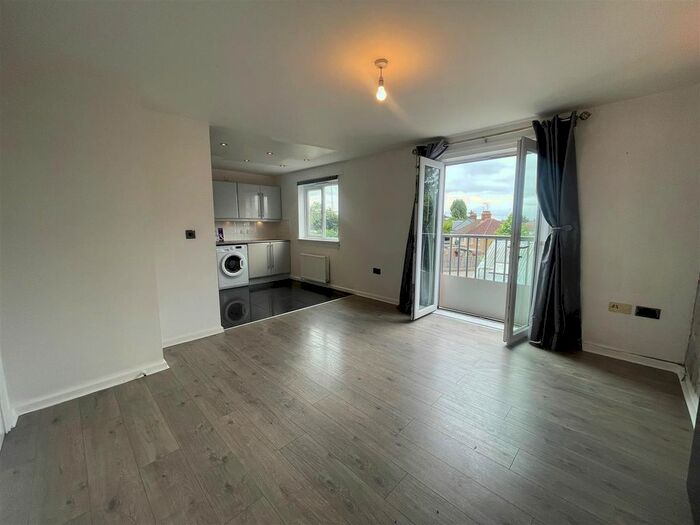 2 Bedroom Flat To Rent In Southend Road, Grays, RM17