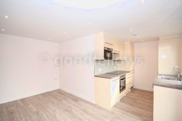 2 Bedroom Flat To Rent In London Road, Cheam, Sutton, SM3