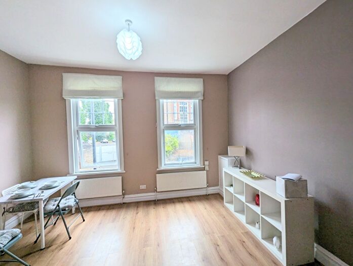 1 Bedroom Flat To Rent In Northwold Road, London, N16