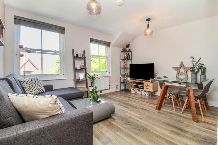 2 Bedroom Flat To Rent In De Montfort Place, Bedford, MK40