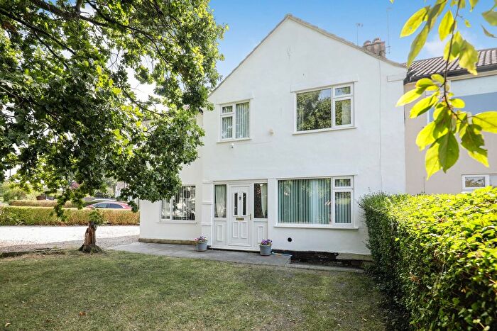 4 Bedroom Semi-Detached House For Sale In Forest Avenue, Harrogate, HG2