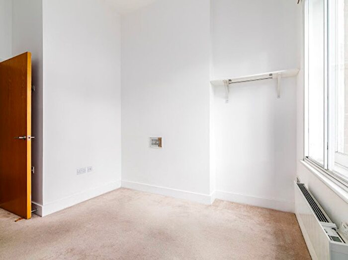 2 Bedroom Flat To Rent In Commercial Road, East End Mission, E1
