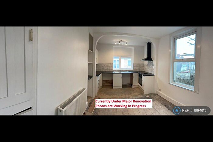 3 Bedroom Terraced House To Rent In Warleigh Road, Plymouth, PL4