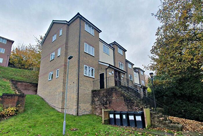 2 Bedroom Flat To Rent In Lingfield Close, High Wycombe, HP13