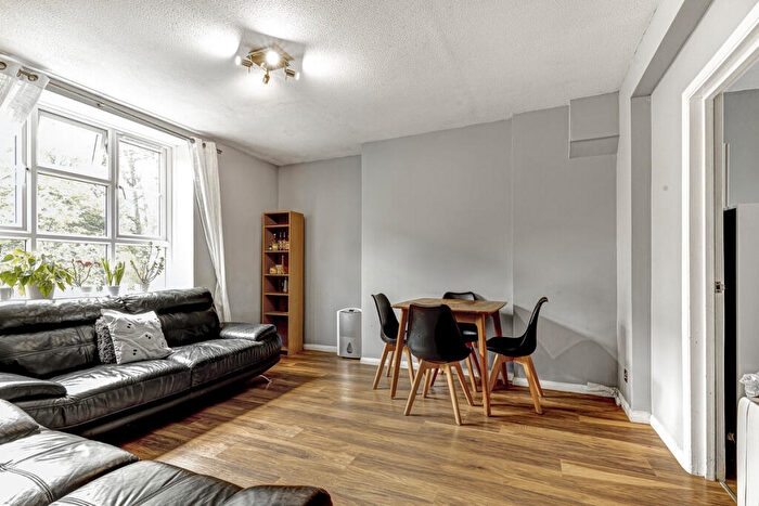 2 Bedroom Flat For Sale In Rotherhithe Street, London, SE16