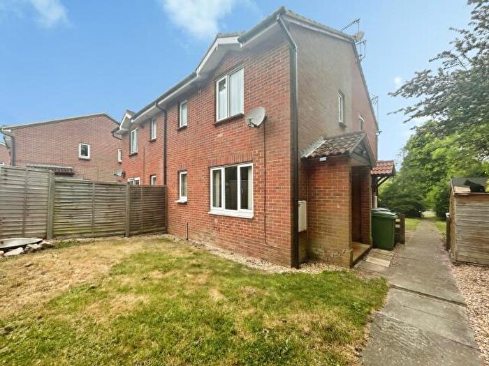 1 Bedroom Semi-Detached House To Rent In Monkswood Crescent, Tadley, RG26