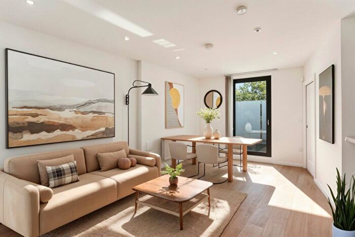 2 Bedroom Apartment For Sale In Camden Road, Camden, NW1