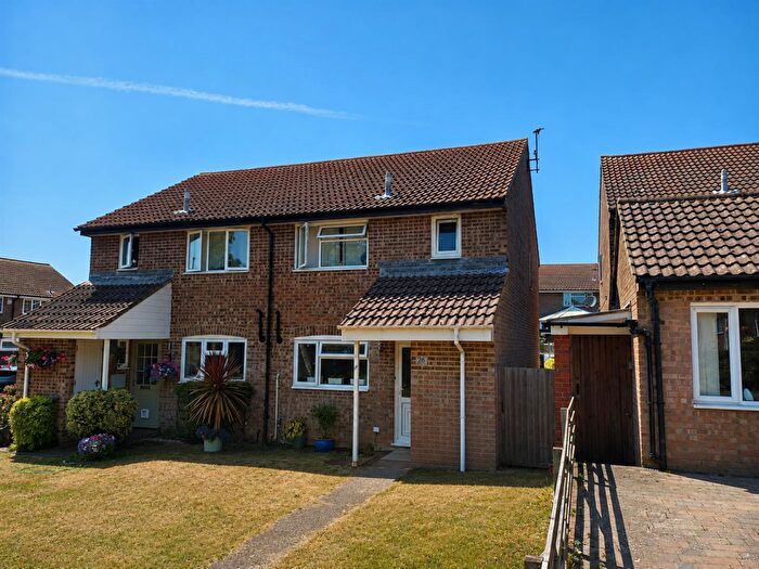 3 Bedroom Semi-Detached House For Sale In Woodlands Close, Peacehaven, BN10