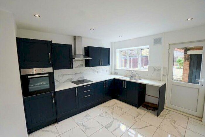 3 Bedroom Property To Rent In Langdale Road, Blackpool, FY4