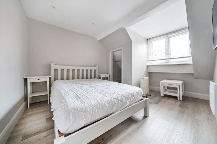 1 Bedroom Flat To Rent In High Street, Windsor, SL4