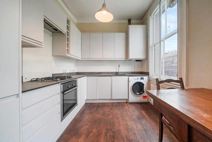 2 Bedroom Flat To Rent In Cavendish Road, London, NW6