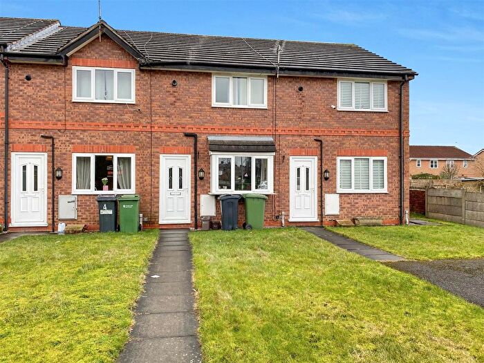 2 Bedroom Mews For Sale In Fernbank Close, Winsford, CW7