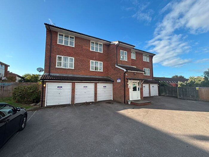 2 Bedroom Flat For Sale In Amberry Court, Harlow, CM20