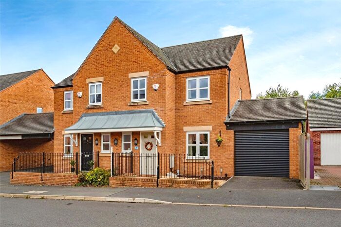 3 Bedroom Semi-Detached House For Sale In Chimneypot Lane, Swadlincote, Derbyshire, DE11