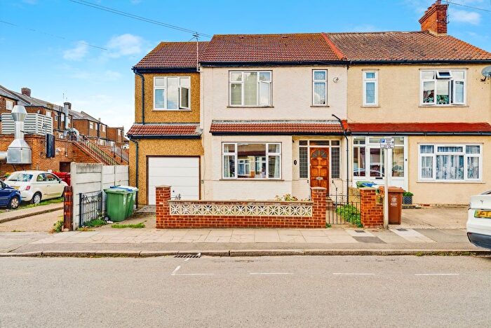 4 Bedroom Semi-Detached House For Sale In Edmund Road, Welling, DA16