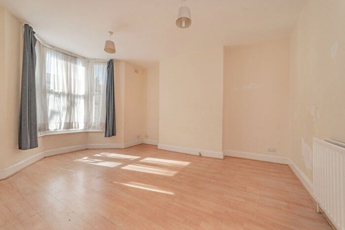 4 Bedroom Flat For Sale In Shirland Road, London, W9