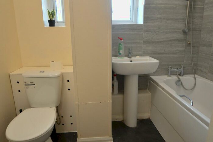 2 Bedroom Apartment To Rent In Churchill Road, Langley, Berkshire, SL3