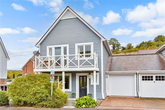 4 Bedroom Detached House For Sale In Poynder Drive, Holborough Lakes, Kent, ME6