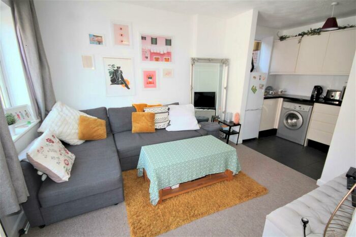 1 Bedroom Flat To Rent In Florence Road, Boscombe, Bournemouth, BH5