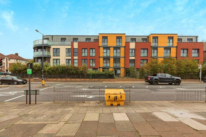 1 Bedroom Flat For Sale In Headstone Drive, Harrow, HA1