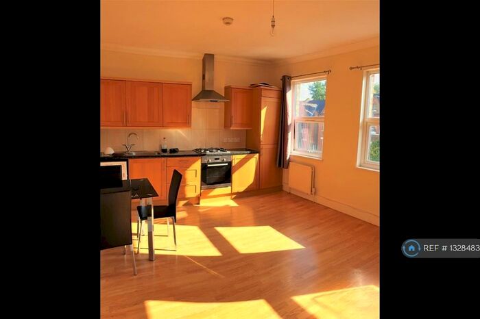 1 Bedroom Flat To Rent In Gipsy Road, Norwood, SE27