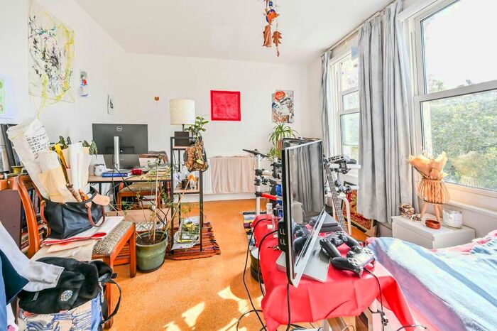 2 Bedroom Flat To Rent In Vaughan Road, Camberwell, London, SE5